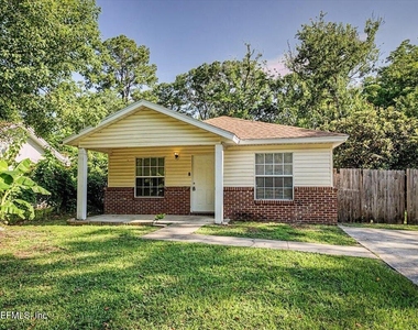 3303 Broadway Avenue - Photo Thumbnail 1