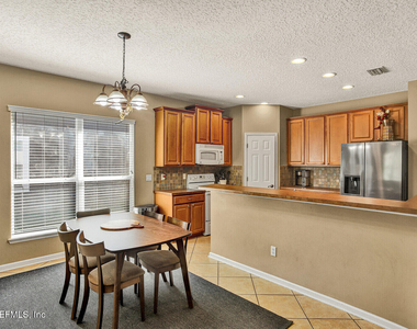 1808 Cross Pointe Way - Photo Thumbnail 6