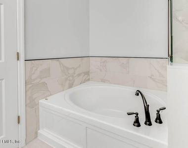 12301 Kernan Forest Boulevard - Photo Thumbnail 18