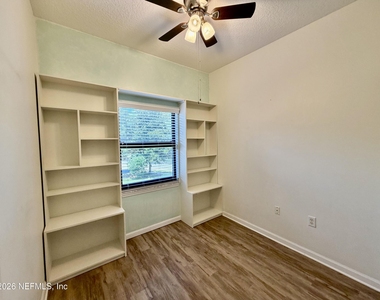 104 Laurel Wood Way - Photo Thumbnail 8
