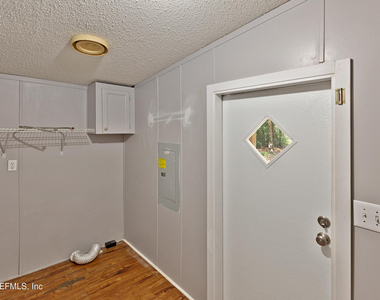 7463 Lilly Court - Photo Thumbnail 6
