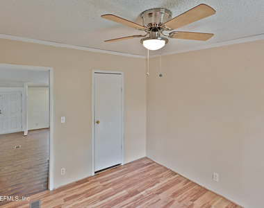 7463 Lilly Court - Photo Thumbnail 11