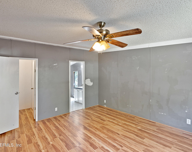 7463 Lilly Court - Photo Thumbnail 16