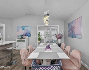 232 Nesmith Avenue - Photo Thumbnail 11