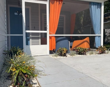 232 Nesmith Avenue - Photo Thumbnail 3