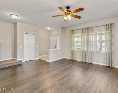 12423 Forest Lake Circle N - Photo Thumbnail 4