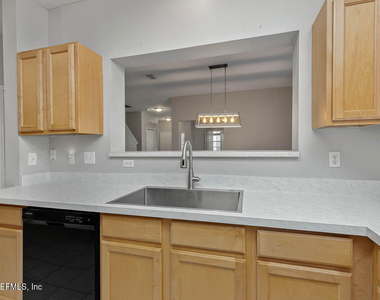 12423 Forest Lake Circle N - Photo Thumbnail 10