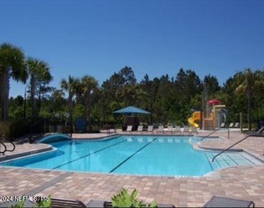 12423 Forest Lake Circle N - Photo Thumbnail 26
