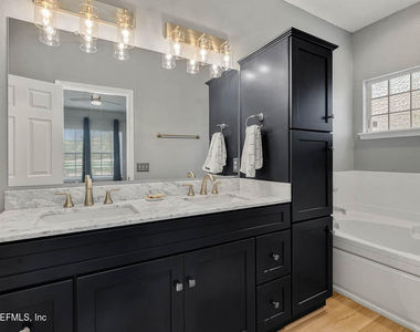 12423 Forest Lake Circle N - Photo Thumbnail 19