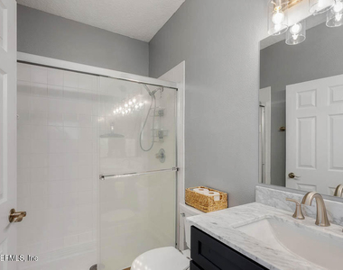 12423 Forest Lake Circle N - Photo Thumbnail 21