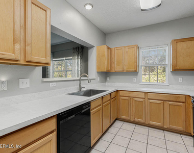 12423 Forest Lake Circle N - Photo Thumbnail 9