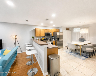 600 Francis Street - Photo Thumbnail 12