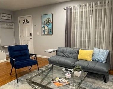 600 Francis Street - Photo Thumbnail 6