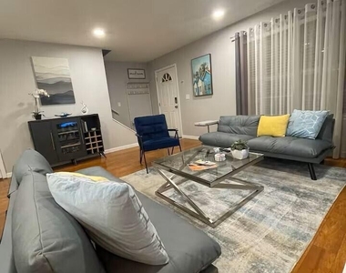 600 Francis Street - Photo Thumbnail 7