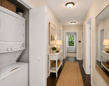4706 N Maplewood Avenue - Photo Thumbnail 10