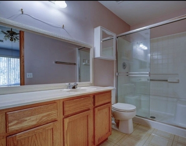 2535 Carrolwood Road - Photo Thumbnail 14