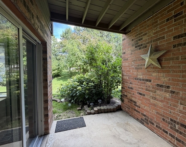 986 West Court - Photo Thumbnail 11