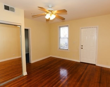 3316 N Southport Avenue - Photo Thumbnail 8