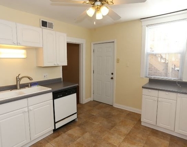 3316 N Southport Avenue - Photo Thumbnail 4