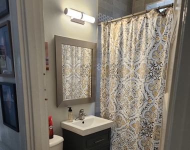 2102 W Barry Avenue - Photo Thumbnail 4