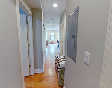 6300 N Rockwell Street - Photo Thumbnail 11