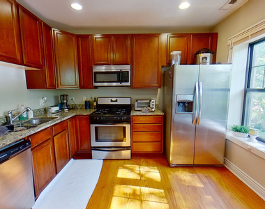 6300 N Rockwell Street - Photo Thumbnail 5