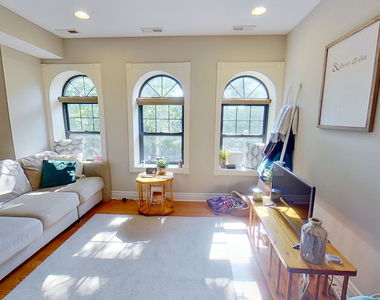 6300 N Rockwell Street - Photo Thumbnail 2