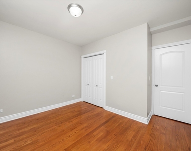 6300 N Rockwell Street - Photo Thumbnail 10