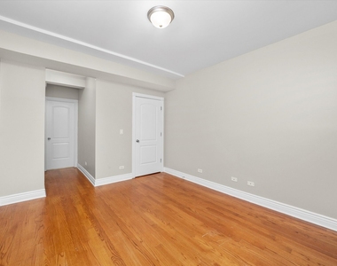 6300 N Rockwell Street - Photo Thumbnail 17