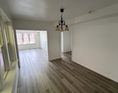 3726 N Clark Street - Photo Thumbnail 3