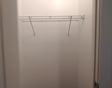 2643 N Spaulding Avenue - Photo Thumbnail 9