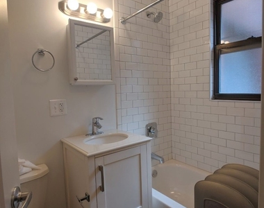 2643 N Spaulding Avenue - Photo Thumbnail 10