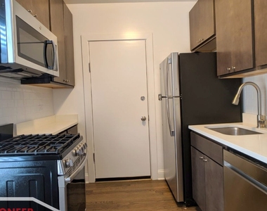 2643 N Spaulding Avenue - Photo Thumbnail 4