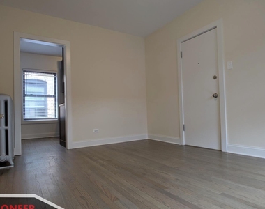 2643 N Spaulding Avenue - Photo Thumbnail 3