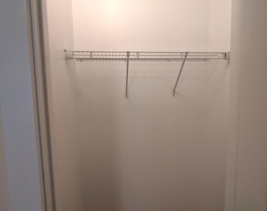2643 N Spaulding Avenue - Photo Thumbnail 8