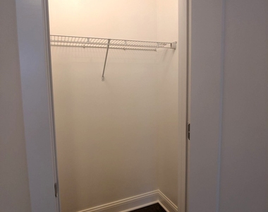 2641 N Spaulding Avenue - Photo Thumbnail 11