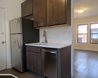 2641 N Spaulding Avenue - Photo Thumbnail 6