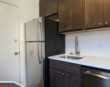 2641 N Spaulding Avenue - Photo Thumbnail 7