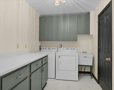 72 Hunter Lane - Photo Thumbnail 12