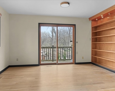 72 Hunter Lane - Photo Thumbnail 14
