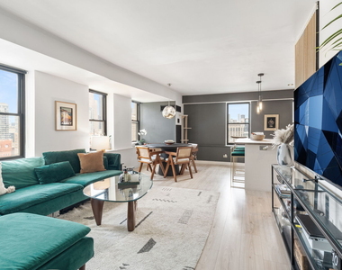 40 E 9th Street - Photo Thumbnail 1