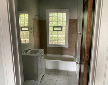 6235 W Wabansia Avenue - Photo Thumbnail 5