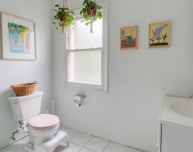 6656 N Newgard Avenue - Photo Thumbnail 8