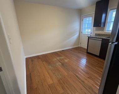 115 W Ash Street - Photo Thumbnail 4