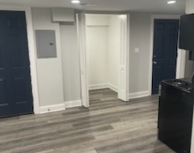 6223 W Wabansia Avenue - Photo Thumbnail 3