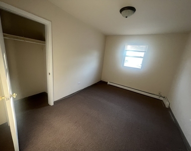 5741 W 35th Street - Photo Thumbnail 4