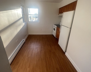 5741 W 35th Street - Photo Thumbnail 3