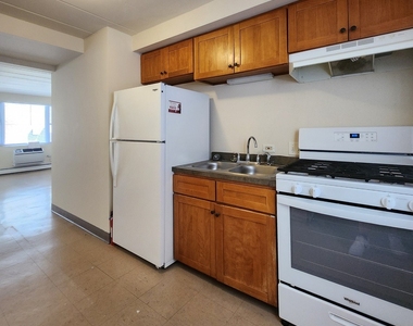 5741 W 35th Street - Photo Thumbnail 1