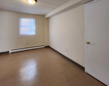 5741 W 35th Street - Photo Thumbnail 9