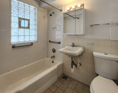5741 W 35th Street - Photo Thumbnail 7